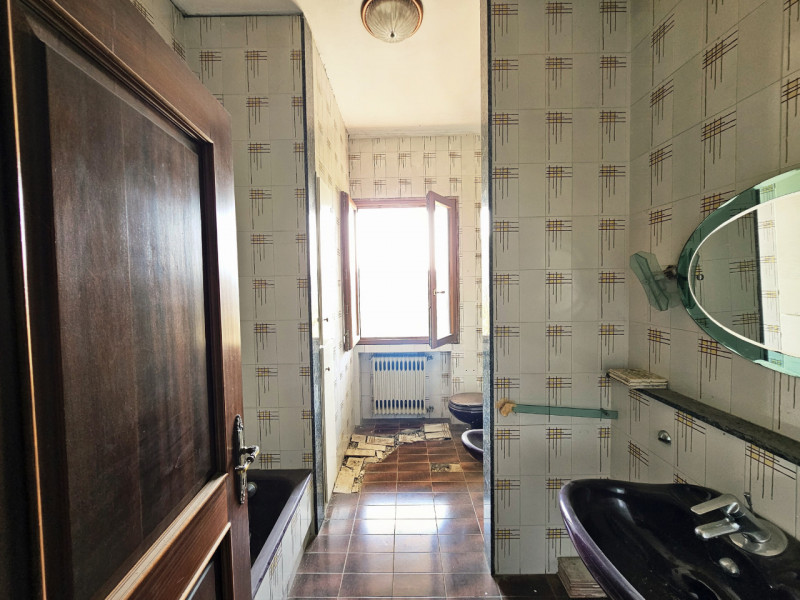 Inserita nell'incantevole cornice dei Colli Euganei, proponiamo in vendita porzione di bifamiliar...