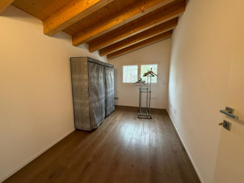 In contesto residenziale ricercato e comodo ai principali servizi, proponiamo in locazione porzio...