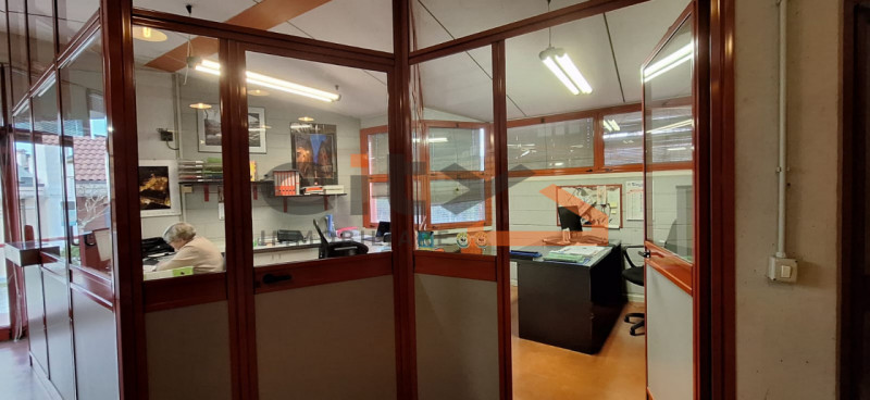 Confini Comune di Romano d'Ezzelino, proponiamo un  CAPANNONE COMMERCIALE di mq.1000 totali, adat...