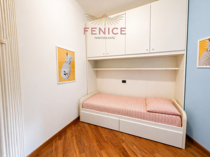 Nel cuore di Caerano di San Marco, proponiamo in vendita un accogliente appartamento trilocale di...