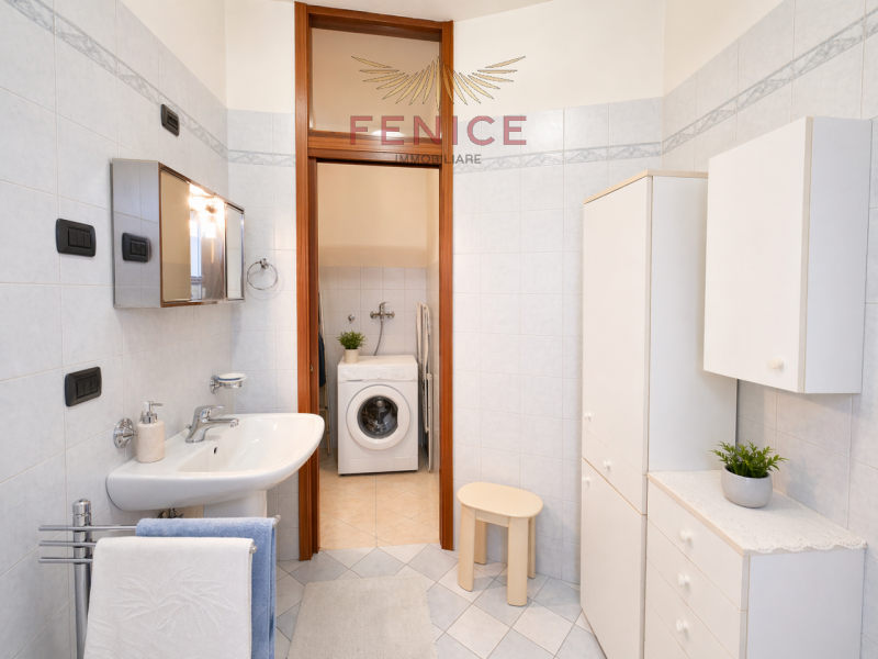 Nel cuore di Caerano di San Marco, proponiamo in vendita un accogliente appartamento trilocale di...