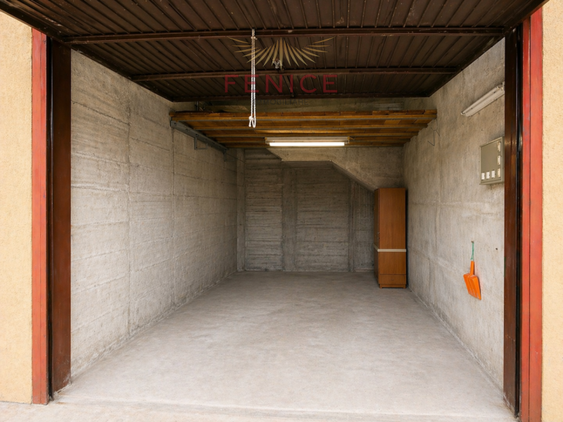 Nel cuore di Caerano di San Marco, proponiamo in vendita un accogliente appartamento trilocale di...