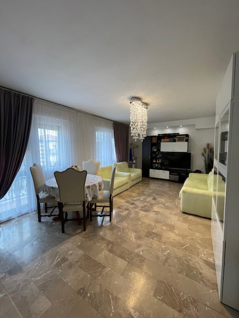 Padova quartiere Arcella San Gregorio, proponiamo in vendita luminoso appartamento al 2° ed ultim...