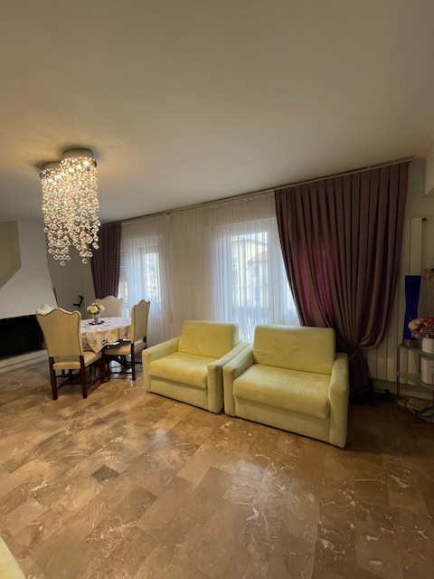 Padova quartiere Arcella San Gregorio, proponiamo in vendita luminoso appartamento al 2° ed ultim...