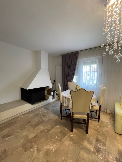 Padova quartiere Arcella San Gregorio, proponiamo in vendita luminoso appartamento al 2° ed ultim...