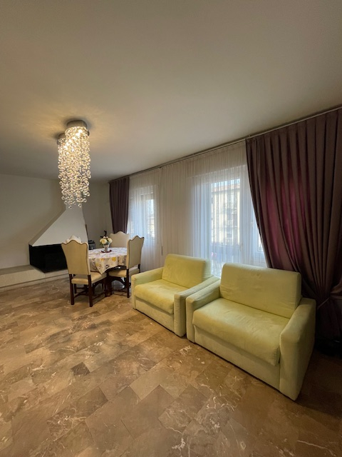 Padova quartiere Arcella San Gregorio, proponiamo in vendita luminoso appartamento al 2° ed ultim...