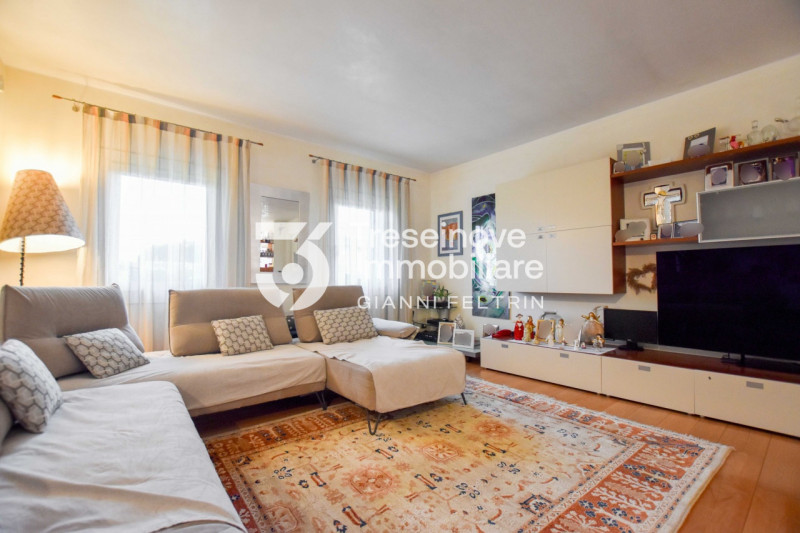 (Per INFO Feltrin ing. Gianni 3288349492) Proponiamo in vendita splendida casa singola situata ne...