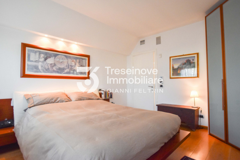 (Per INFO Feltrin ing. Gianni 3288349492) Proponiamo in vendita splendida casa singola situata ne...