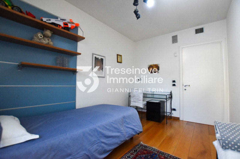 (Per INFO Feltrin ing. Gianni 3288349492) Proponiamo in vendita splendida casa singola situata ne...