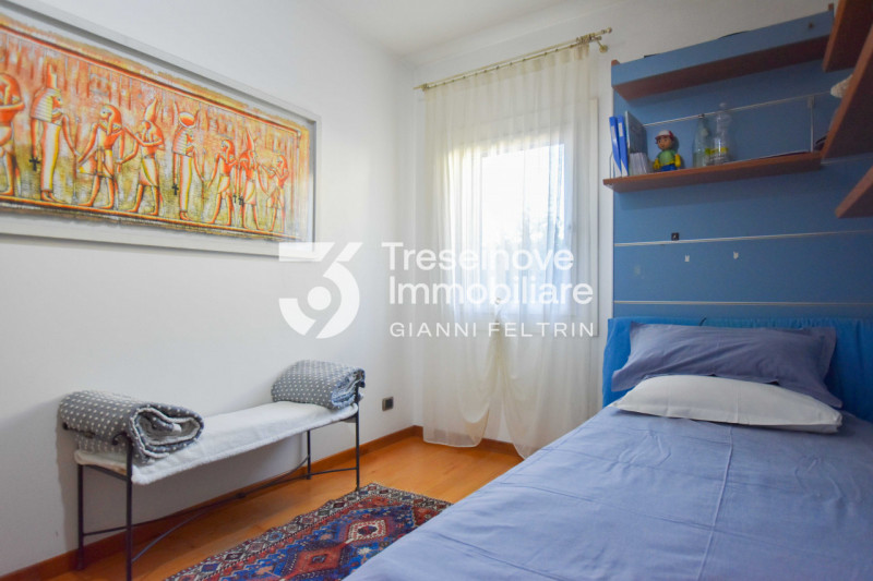 (Per INFO Feltrin ing. Gianni 3288349492) Proponiamo in vendita splendida casa singola situata ne...