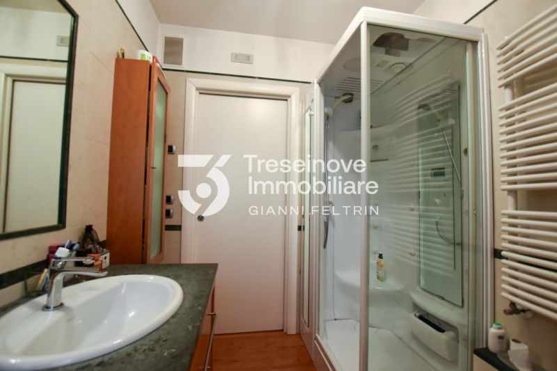 (Per INFO Feltrin ing. Gianni 3288349492) Proponiamo in vendita splendida casa singola situata ne...