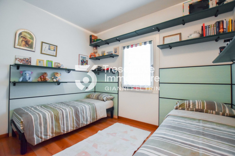 (Per INFO Feltrin ing. Gianni 3288349492) Proponiamo in vendita splendida casa singola situata ne...