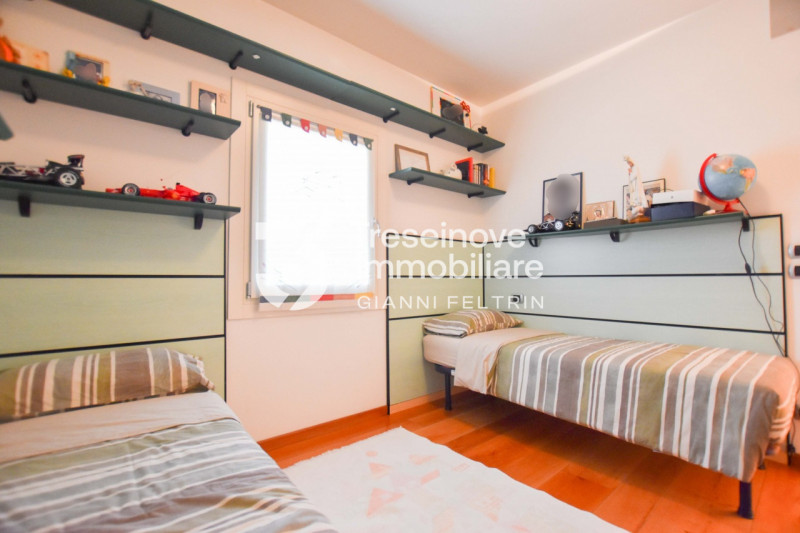 (Per INFO Feltrin ing. Gianni 3288349492) Proponiamo in vendita splendida casa singola situata ne...