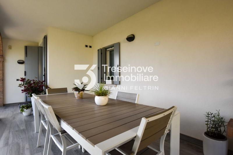 (Per INFO Feltrin ing. Gianni 3288349492) Proponiamo in vendita splendida casa singola situata ne...