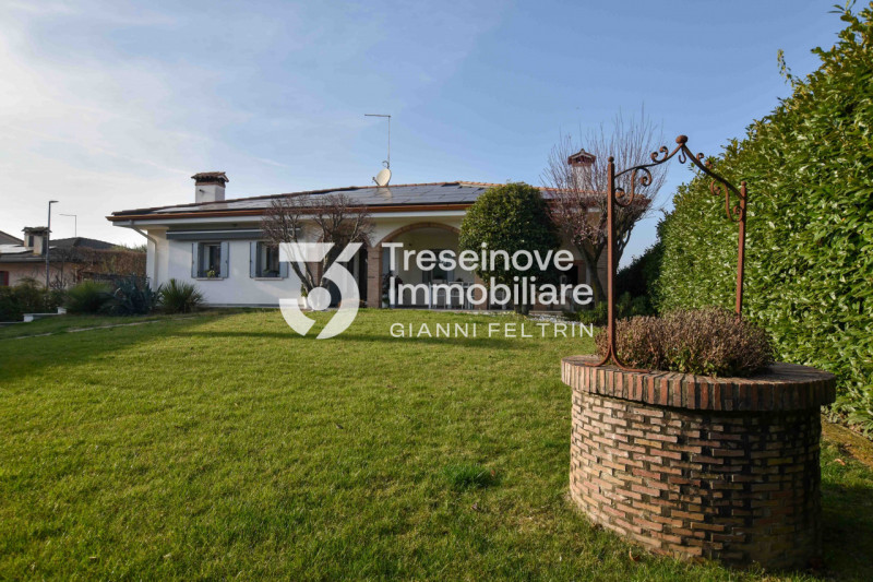 (Per INFO Feltrin ing. Gianni 3288349492) Proponiamo in vendita splendida casa singola situata ne...