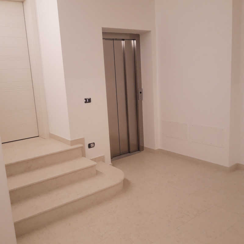 Questo appartamento quadrilocale, situato in una  zona centrale della città, rappresenta il perfe...