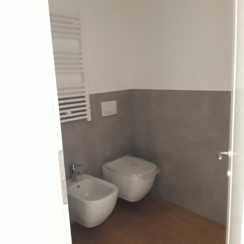 Questo appartamento quadrilocale, situato in una  zona centrale della città, rappresenta il perfe...