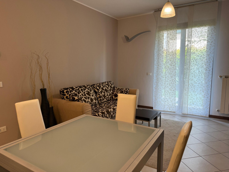 Nel tranquillo quartiere residenziale di Oltrebrenta, nel comune di Noventa Padovana, proponiamo ...