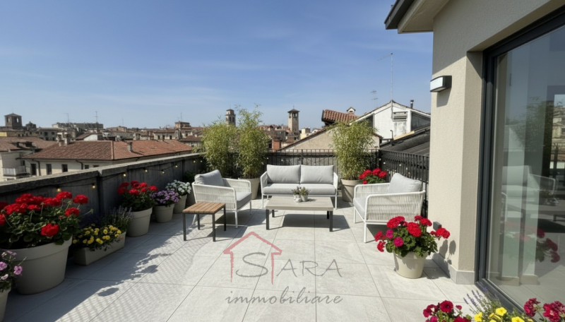 Nel cuore del Centro Storico di Padova, all’interno di una raffinata palazzina di poche unità com...