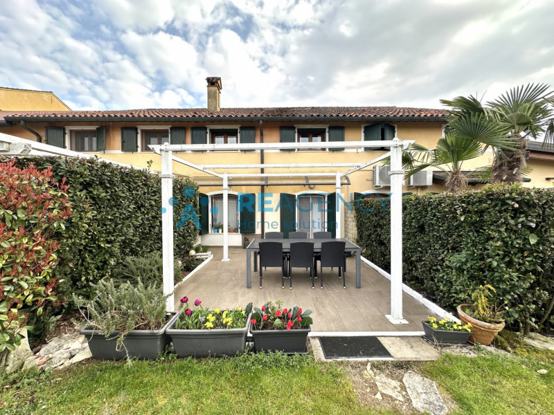 Vicenza - al confine con Costabissara.

Stai cercando una casa indipendente, in un piccolo contes...