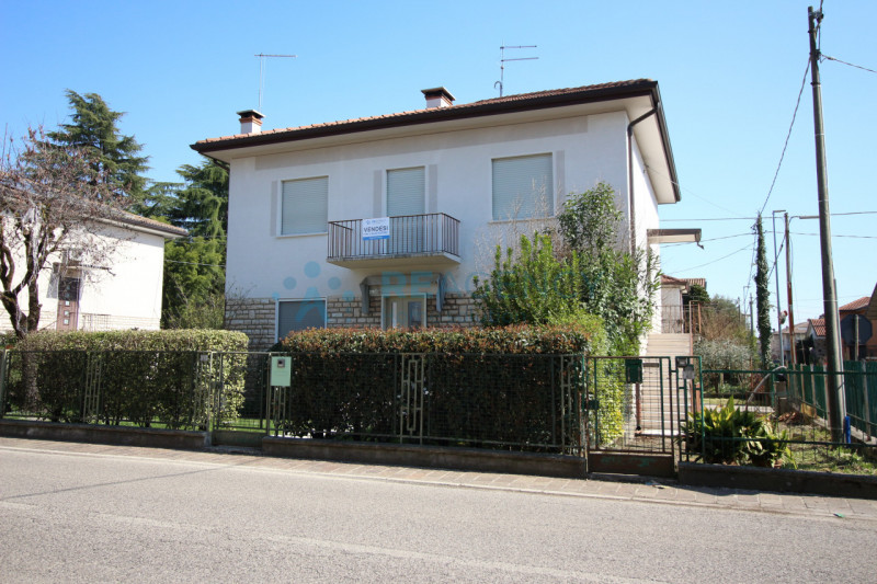 Breganze

Stai cercando una porzione di bifamiliare in zona centrale?

Prezzo € 149.000

CHIAMACI...