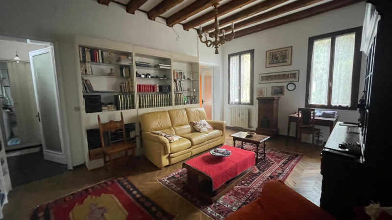 PADOVA: CLASSE ENERGETICA in definizione kwh/m2 anno
Descrizione: In contesto di 3 unità a pochi ...