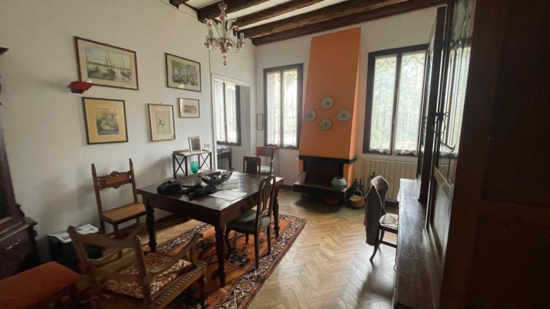 PADOVA: CLASSE ENERGETICA in definizione kwh/m2 anno
Descrizione: In contesto di 3 unità a pochi ...