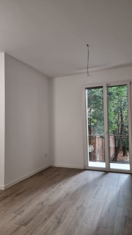 Nuovo appartamento in pronta consegna, 1° piano di una palazzina servita da ascensore. Superficie...