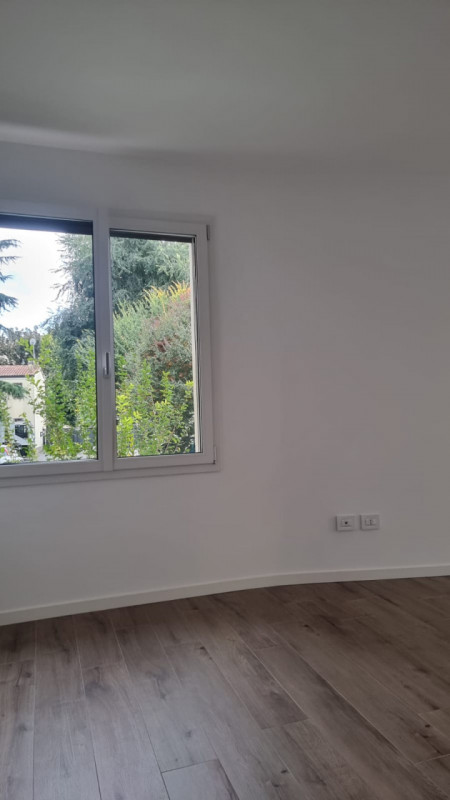 Nuovo appartamento in pronta consegna, 1° piano di una palazzina servita da ascensore. Superficie...