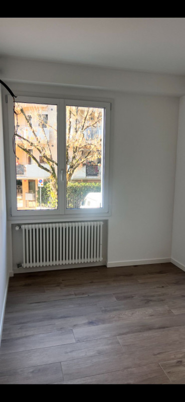 Nuovo appartamento in pronta consegna, 1° piano di una palazzina servita da ascensore. Superficie...