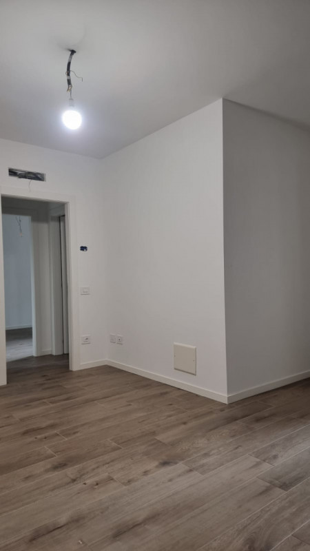 Nuovo appartamento in pronta consegna, 1° piano di una palazzina servita da ascensore. Superficie...