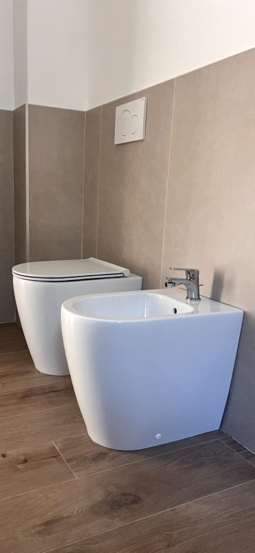 Nuovo appartamento in pronta consegna, 1° piano di una palazzina servita da ascensore. Superficie...