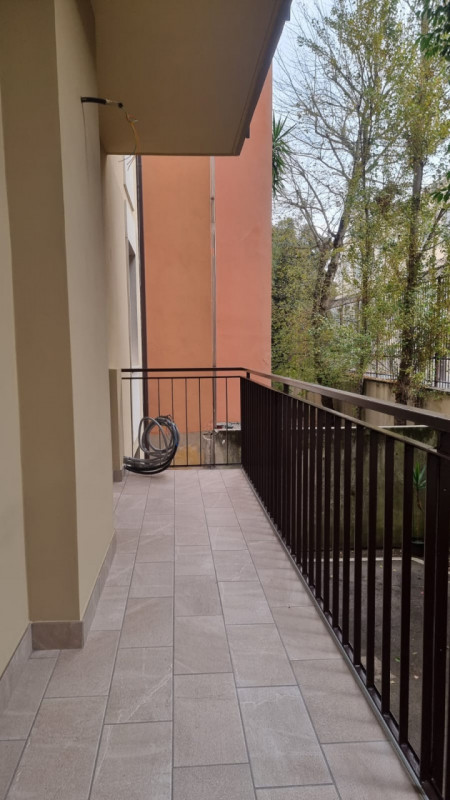 Nuovo appartamento in pronta consegna, 1° piano di una palazzina servita da ascensore. Superficie...