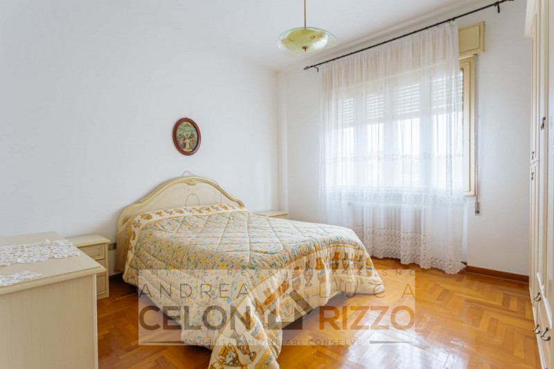 Se stai cercando una casa indipendente con spazi generosi e la possibilità di personalizzarla sec...