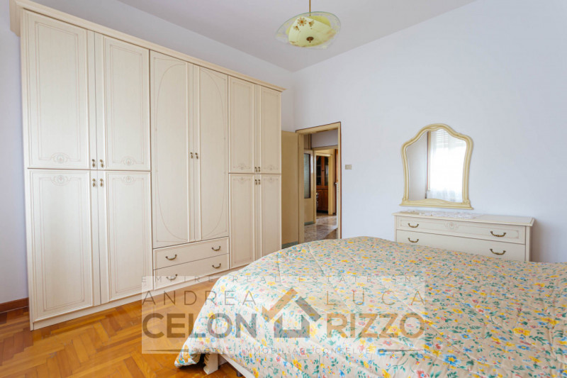 Se stai cercando una casa indipendente con spazi generosi e la possibilità di personalizzarla sec...