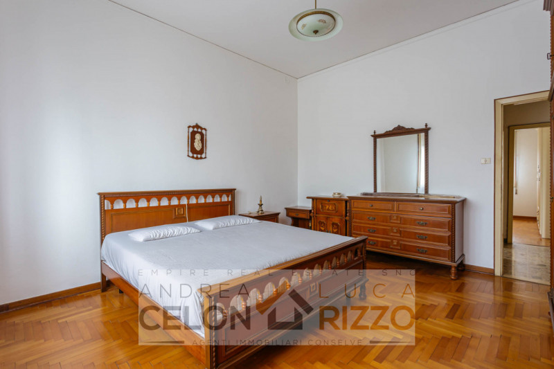 Se stai cercando una casa indipendente con spazi generosi e la possibilità di personalizzarla sec...