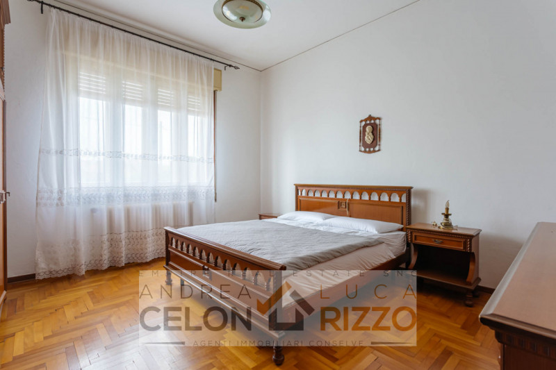 Se stai cercando una casa indipendente con spazi generosi e la possibilità di personalizzarla sec...