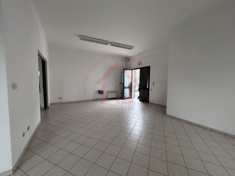 RIF: FR321 PADOVA - PONTE DI BRENTA Proponiamo in locazione locale magazzino al piano  terra di 1...