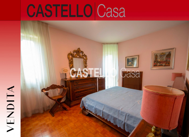 Scopri un'opportunità unica di vivere in uno dei quartieri più affascinanti e ricercati di Castel...