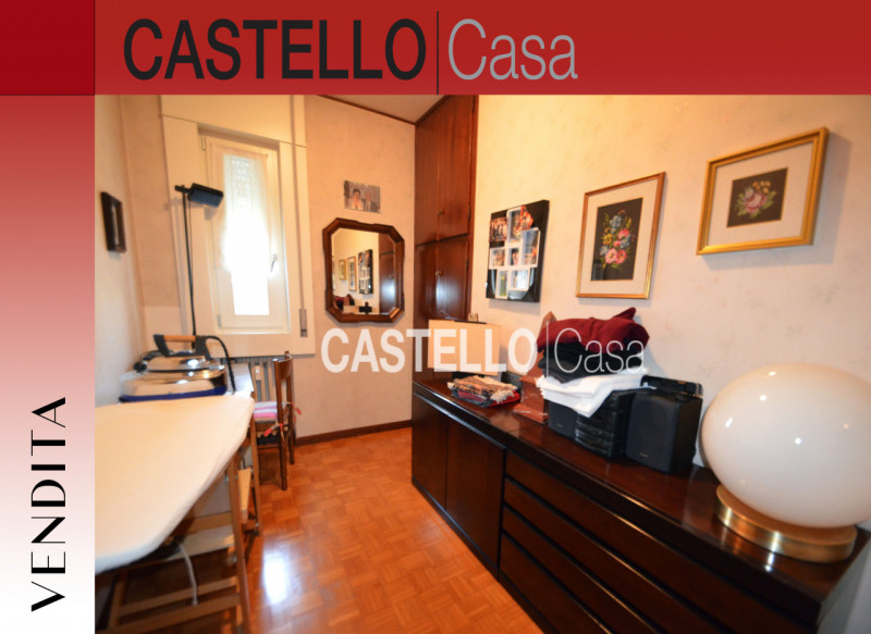 Scopri un'opportunità unica di vivere in uno dei quartieri più affascinanti e ricercati di Castel...