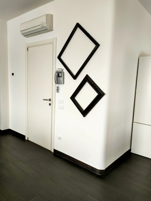 Rovigo, a 1500 mt dal centro storico, situato al primo ed ultimo piano con ingresso indipendente ...