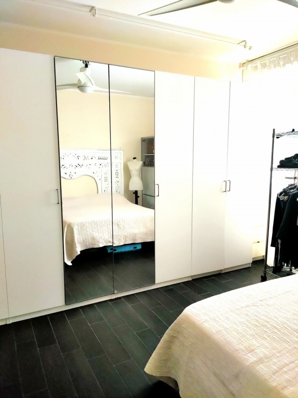 Rovigo, a 1500 mt dal centro storico, al primo ed ultimo piano con ingresso indipendente proponia...