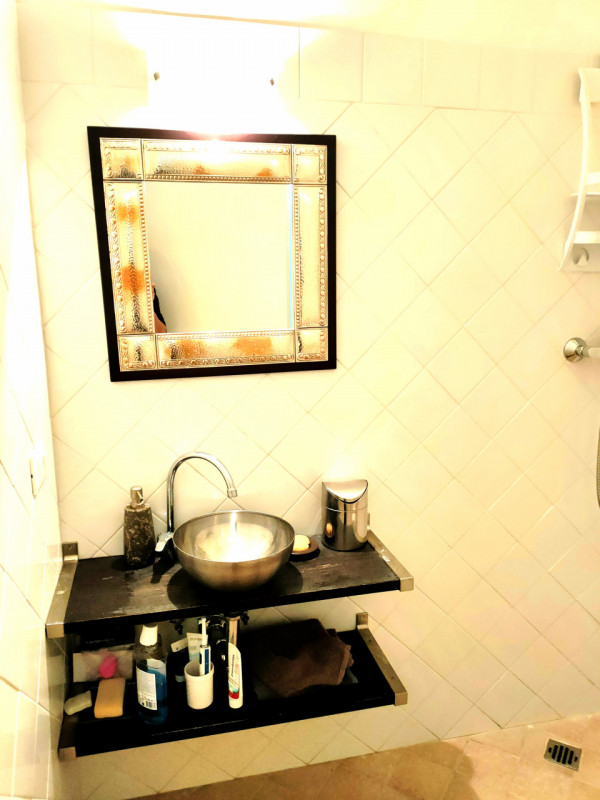 Rovigo, a 1500 mt dal centro storico, al primo ed ultimo piano con ingresso indipendente proponia...