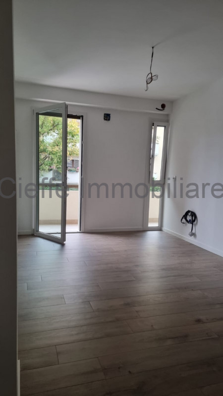 In quartiere tranquillo e ben collegato proponiamo in vendita appartamento trilocale di circa 75 ...