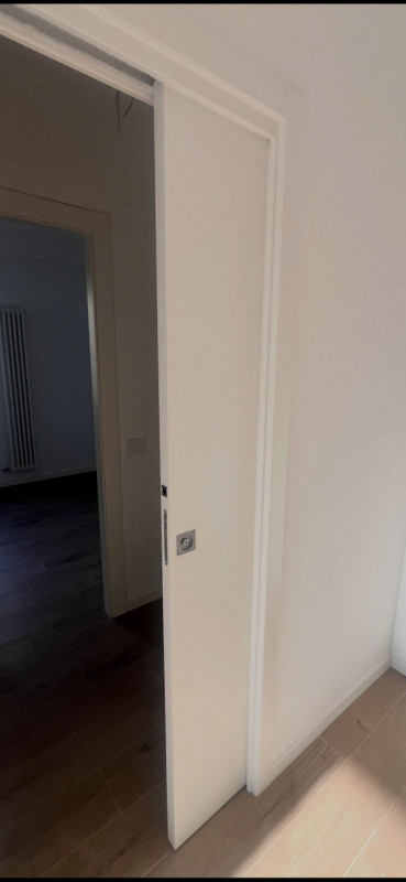 In quartiere tranquillo e ben collegato proponiamo in vendita appartamento trilocale di circa 75 ...