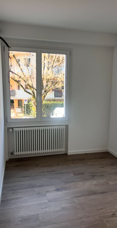 In quartiere tranquillo e ben collegato proponiamo in vendita appartamento trilocale di circa 75 ...