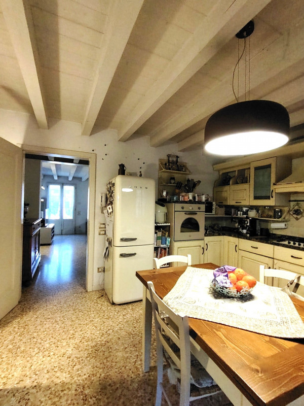 Caldogno, CASA AFFIANCATA RISTRUTTURATA € 268.000.Trattativa riservata Unica Immobiliare Colceres...