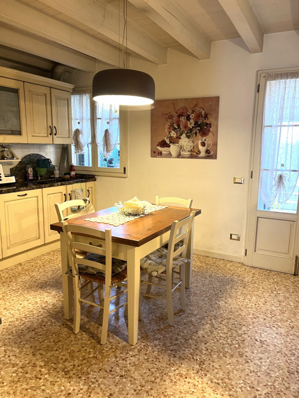 Caldogno, CASA AFFIANCATA RISTRUTTURATA € 268.000.Trattativa riservata Unica Immobiliare Colceres...