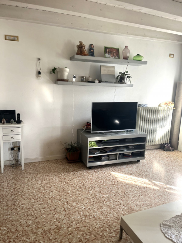Caldogno, CASA AFFIANCATA RISTRUTTURATA € 268.000.Trattativa riservata Unica Immobiliare Colceres...