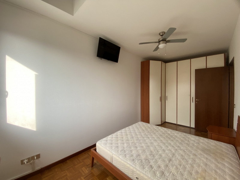 In una posizione centrale e strategica a Veggiano, proponiamo un incantevole appartamento triloca...